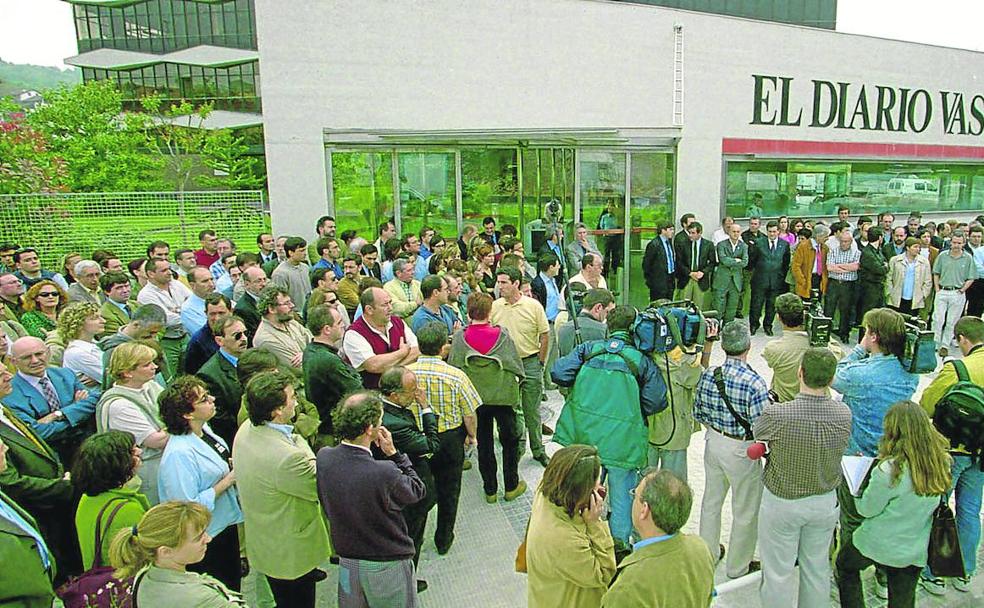 El acoso al periodismo en Euskadi se tiñó de sangre